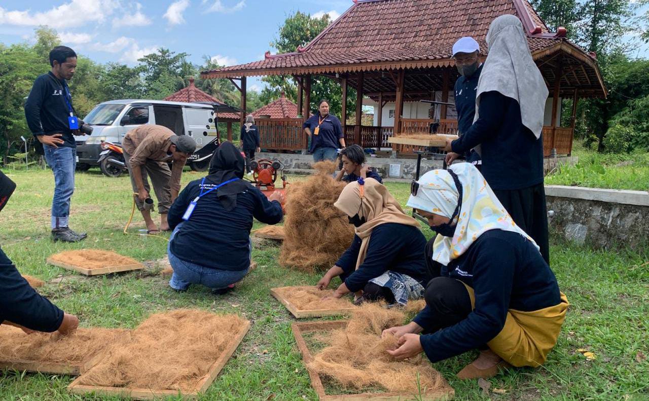 Sabut Kelapa Mendukung Green Entrepreneurship Siswa